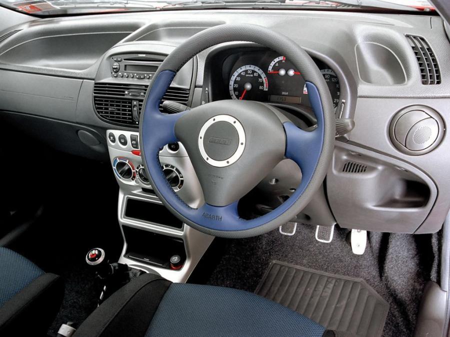 Торпедо Fiat Punto HGT Abarth (188) 2002 года  (NZ) (фото 2 из 7)
